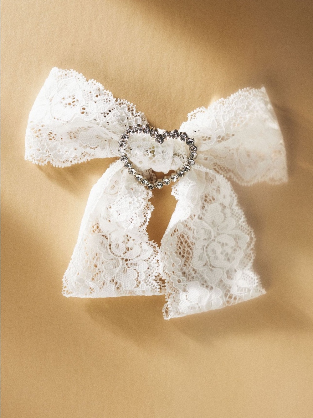 NWT Velvet Ivory Rhinestone Heart Bow